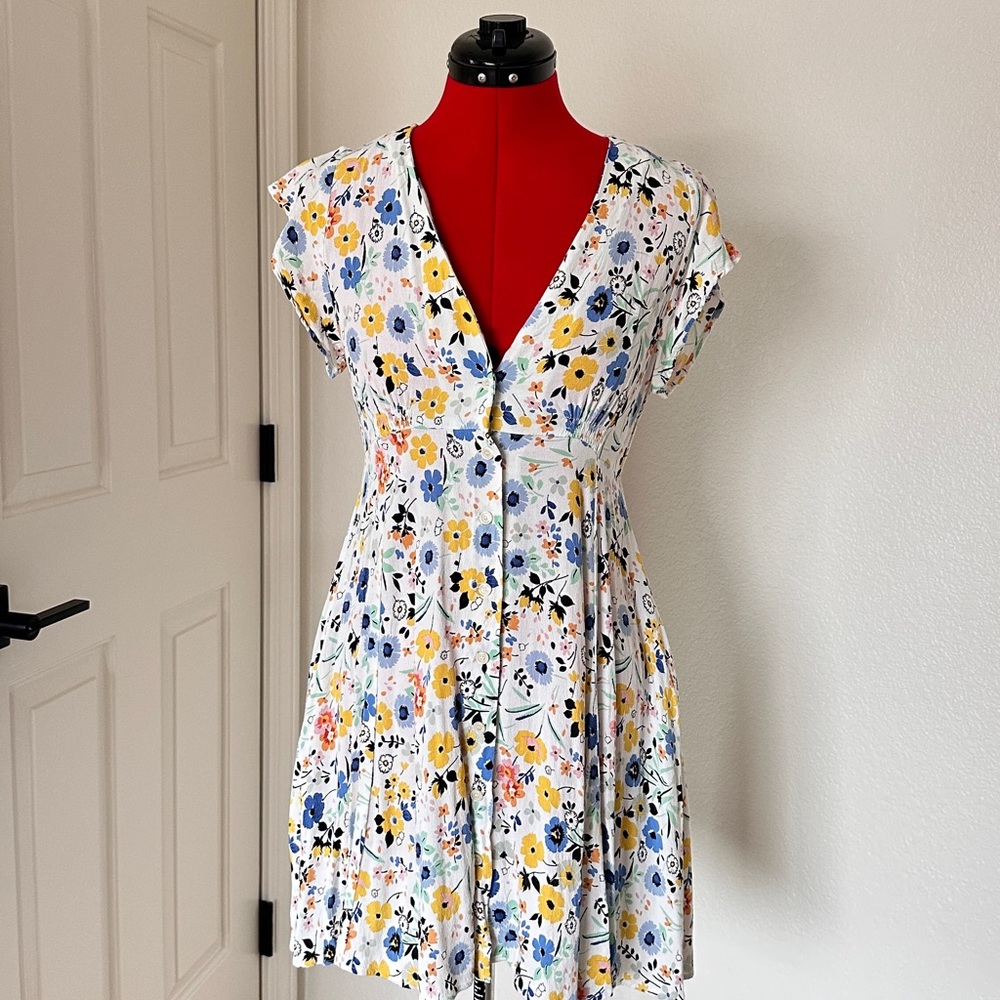 Zara Basic Chic Floral Button-Front Mini Dress sm… - image 1